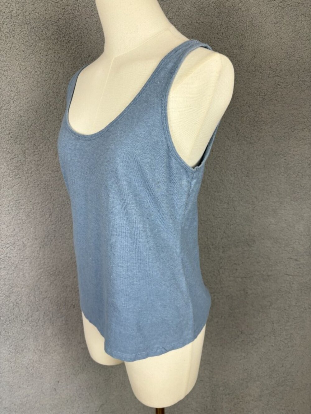 Patagonia Women’s Trail Harbor Tank Top Light Plume Grey Medium New With Tag's. - Picture 3 of 8